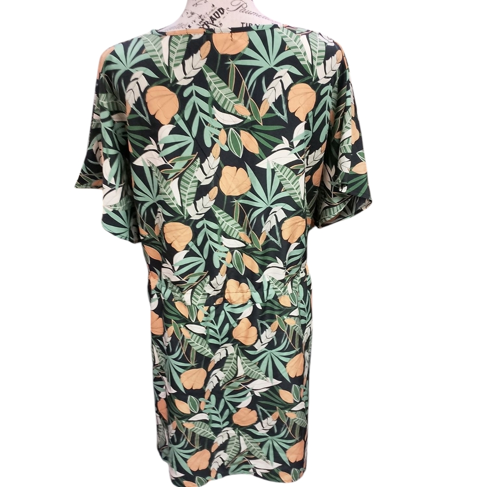 Green Dolman Sleeve Wrap Sundress for Resort Wear - Picture 3 of 4